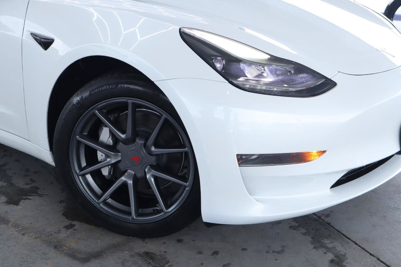 Used 2023 Tesla Model 3 Standard Range RWD image 4