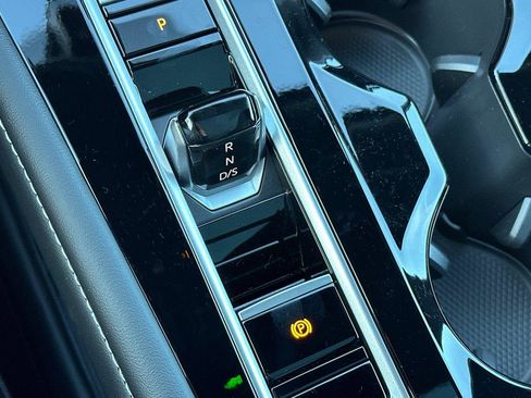 New 2026 Volkswagen Atlas Cross Sport SEL Premium R-Line image 21