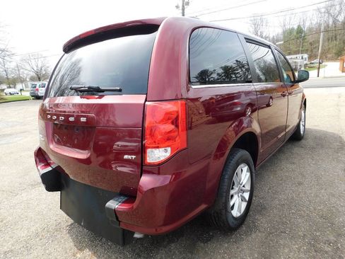 Used 2020 Dodge Grand Caravan SXT FWD image 14