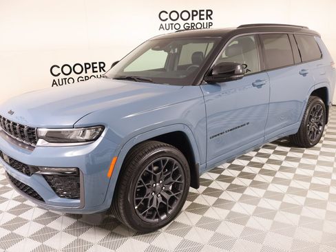 Used 2026 Jeep Grand Cherokee L Summit w/ Obsidian Package AWD/4WD image 11