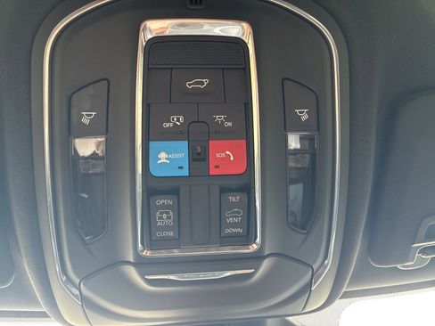 Used 2023 Jeep Grand Cherokee L Altitude AWD/4WD image 31