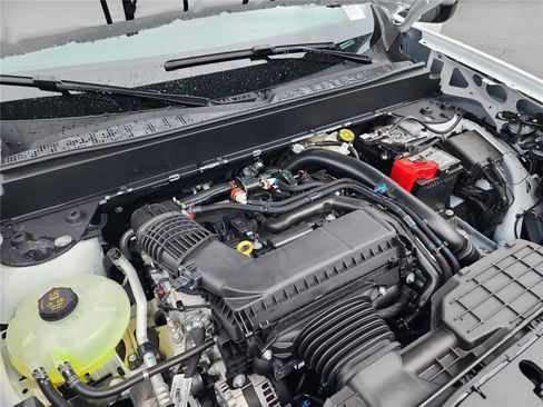 New 2025 Ford Maverick XLT w/ XLT Luxury Package image 13