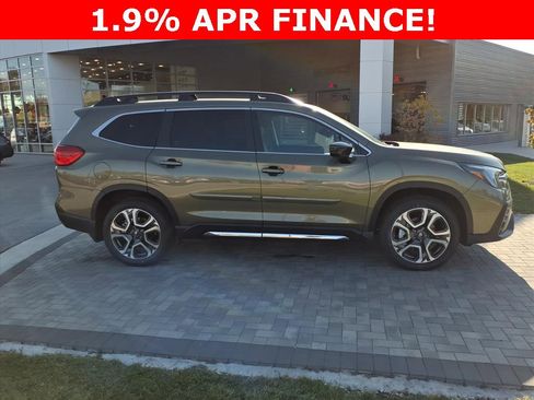 New 2025 Subaru Ascent Limited image 2