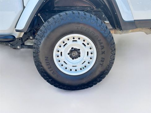 Used 2022 Jeep Gladiator Sport AWD/4WD image 28