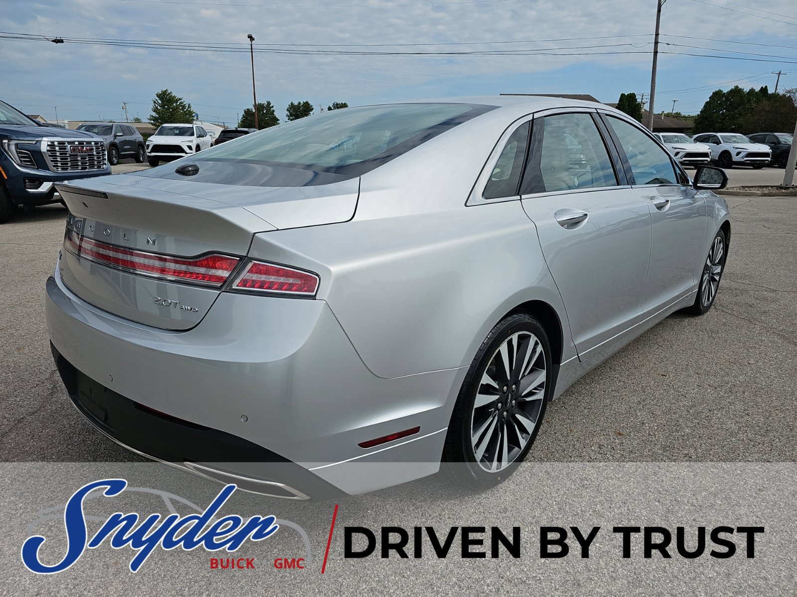 Used 2018 Lincoln MKZ Select w/ Select Plus Package AWD/4WD image 7