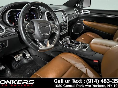 Used 2016 Jeep Grand Cherokee SRT image 12