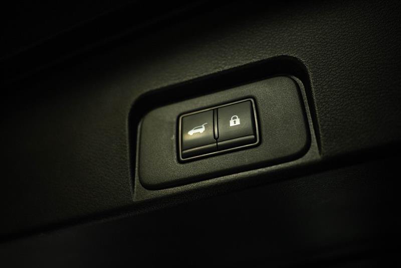 Used 2025 Nissan Rogue SV FWD image 8