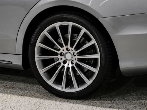 Used 2015 Mercedes-Benz S 550 Sedan w/ Sport Package w/ Sport Package image 65