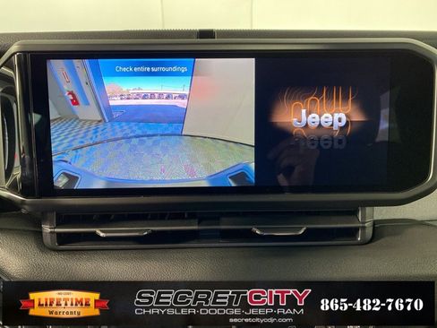 New 2025 Jeep Gladiator Sport image 19