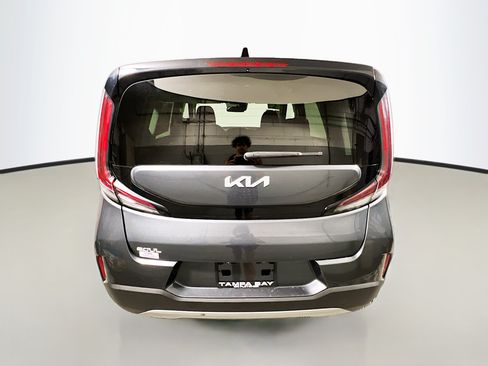 Used 2024 Kia Soul LX w/ Option Group 015 FWD image 6