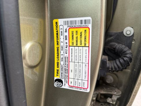 Used 2013 Ford Edge Limited FWD image 25