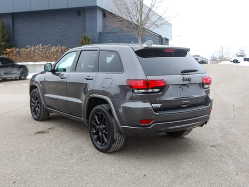 Used 2018 Jeep Grand Cherokee Altitude image 4