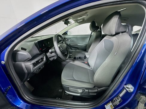 Used 2025 Kia K4 LXS image 13