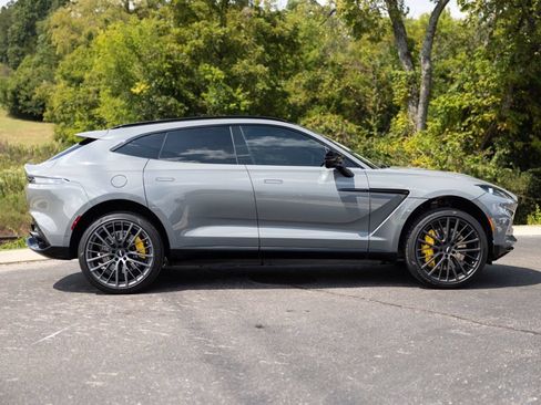Used 2022 Aston Martin DBX AWD/4WD image 8