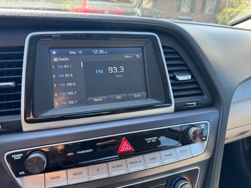 Used 2019 Hyundai Sonata SE FWD image 10