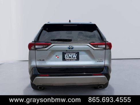 Used 2024 Toyota RAV4 XSE AWD/4WD image 4