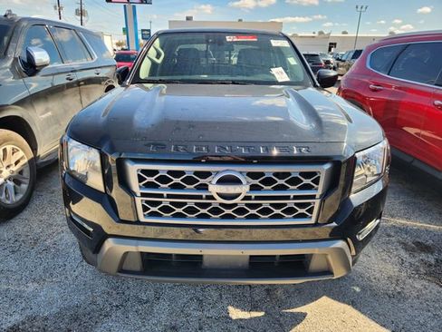 Used 2023 Nissan Frontier SV w/ SV Convenience Package image 2