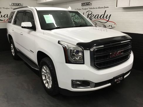 Used 2017 GMC Yukon SLT image 2