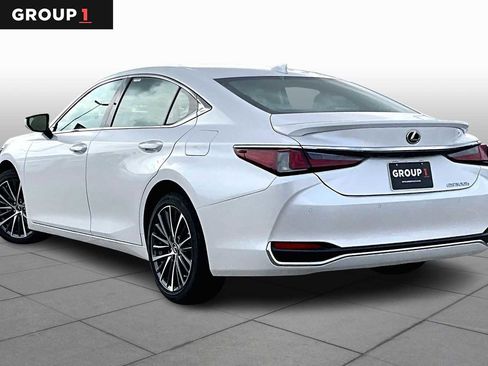 Used 2025 Lexus ES 300h w/ Premium Package image 9