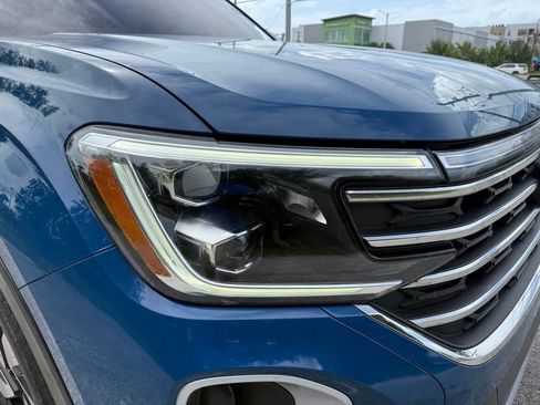 Used 2025 Volkswagen Atlas SE FWD image 4