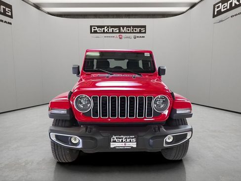 Used 2025 Jeep Wrangler Unlimited Sahara AWD/4WD image 8