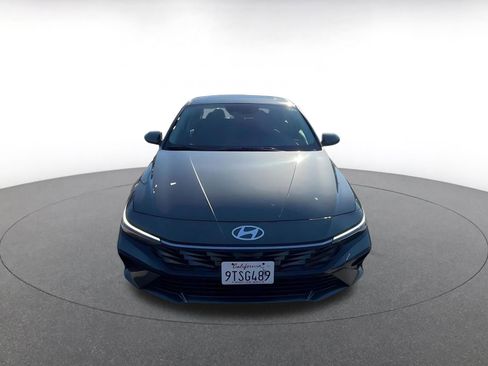 Used 2025 Hyundai Elantra SEL image 4