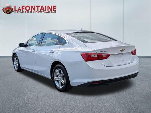 Used 2023 Chevrolet Malibu LT image 3