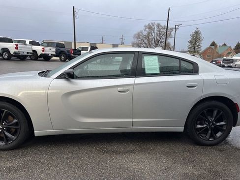 Used 2020 Dodge Charger SXT w/ Blacktop Package image 5