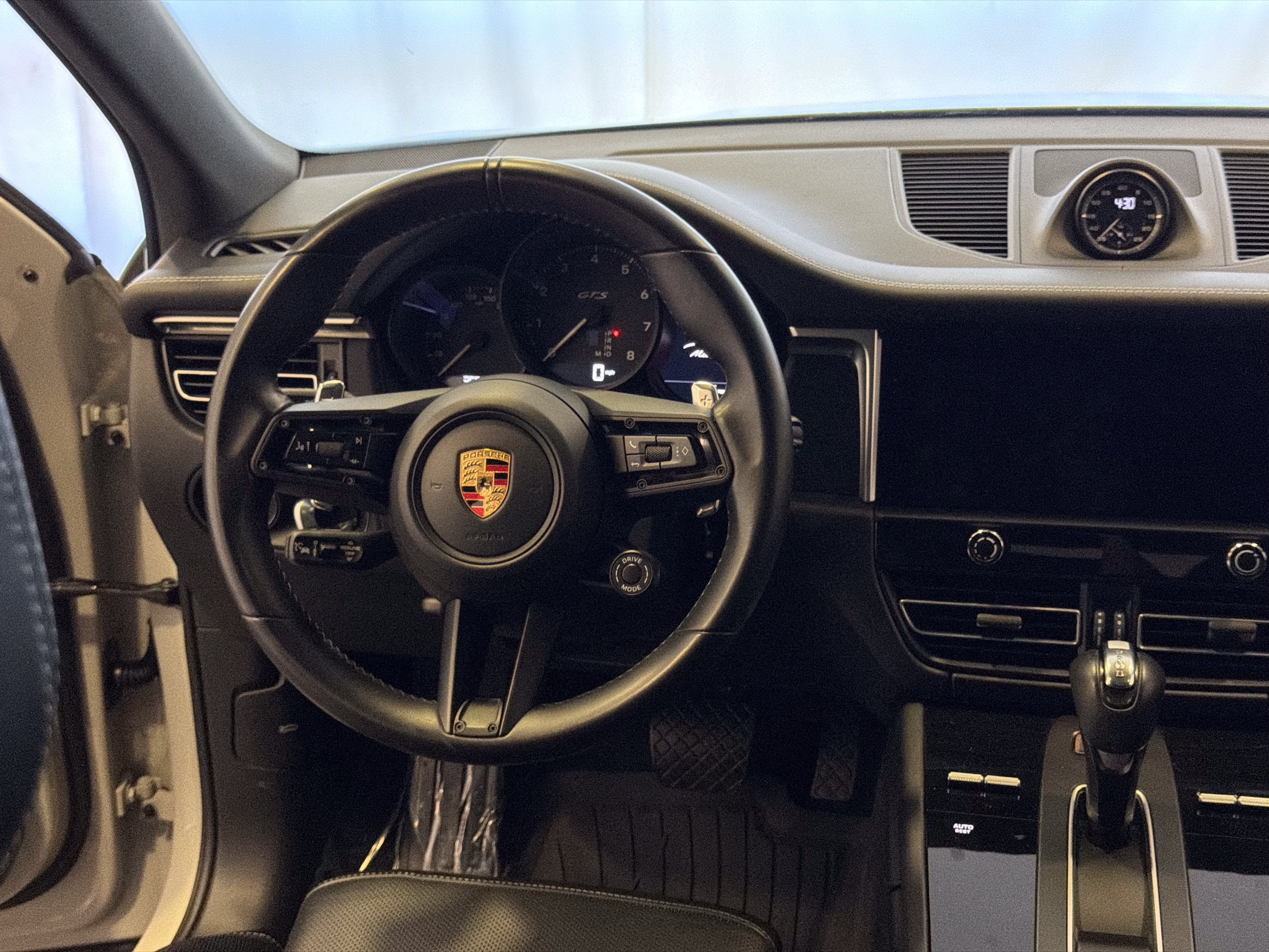 Certified 2024 Porsche Macan GTS AWD/4WD image 20