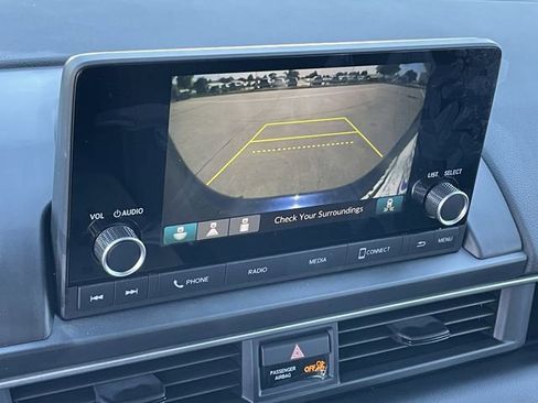 Used 2025 Honda Pilot Sport image 17