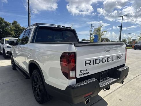 Used 2025 Honda Ridgeline Black Edition image 5