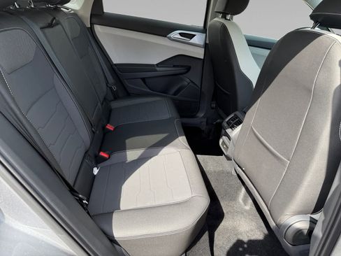 New 2025 Volkswagen Taos SE image 13