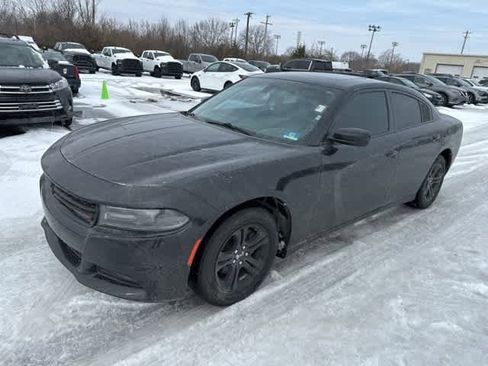 Used 2020 Dodge Charger SXT image 2