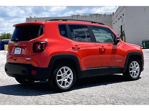 Used 2021 Jeep Renegade Latitude FWD image 17