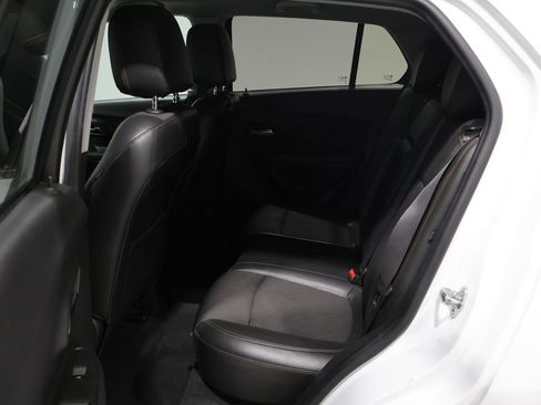 Used 2017 Chevrolet Trax LT w/ LT Convenience Package FWD image 17