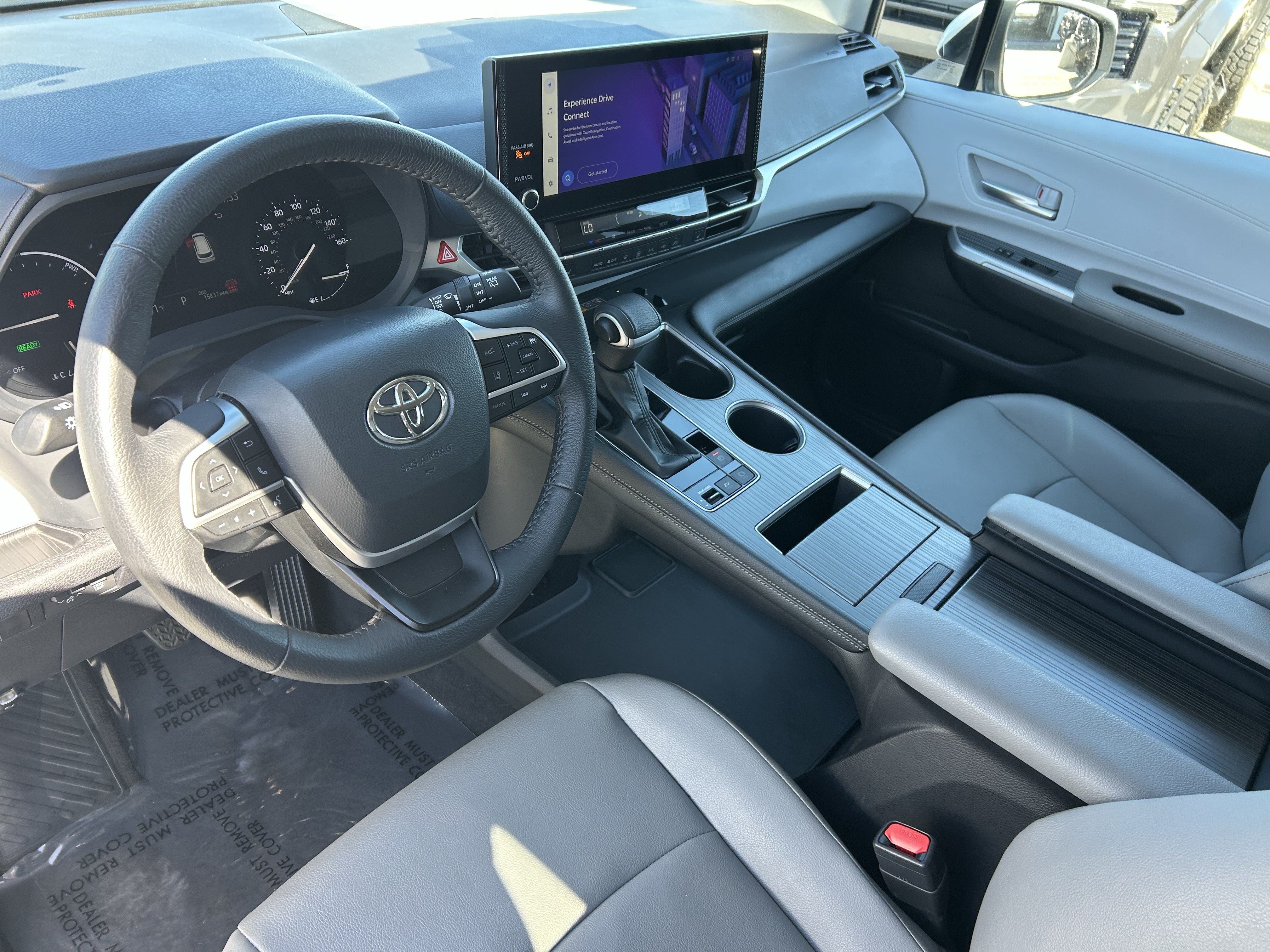 Certified 2026 Toyota Sienna XLE FWD image 19