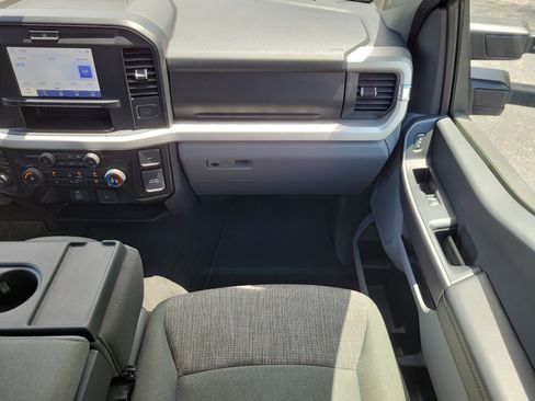 Used 2025 Ford F350 4x4 Crew Cab DRW Super Duty image 21