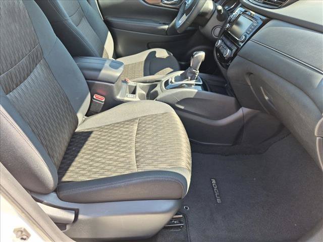 Used 2018 Nissan Rogue SV AWD/4WD image 19