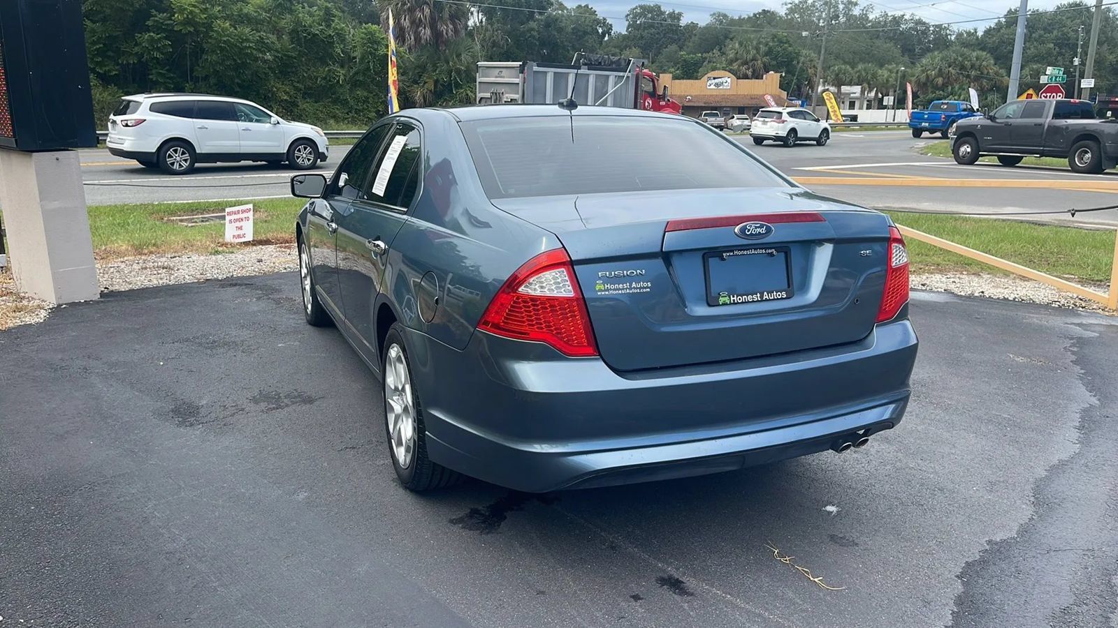 Used 2011 Ford Fusion SE FWD image 5