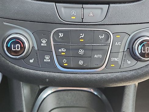 Used 2023 Chevrolet Malibu LT image 19