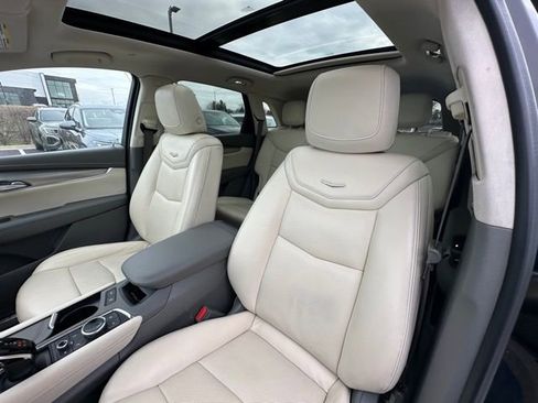 Used 2022 Cadillac XT5 Premium Luxury image 31