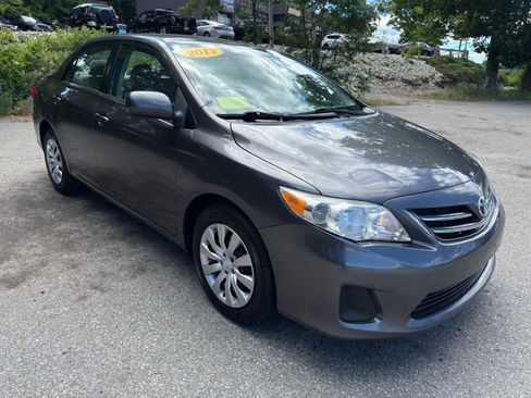 Used 2013 Toyota Corolla LE FWD image 3