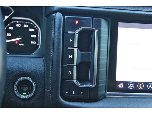 Used 2021 GMC Yukon Denali w/ Denali Premium Package image 24