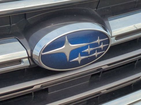 Used 2018 Subaru Outback 2.5i Premium image 11