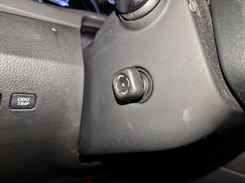 Used 2013 Lexus RX 450h AWD image 37