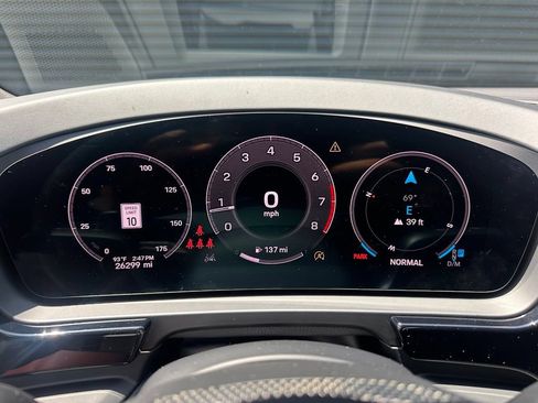 Certified 2024 Porsche Cayenne AWD/4WD image 22