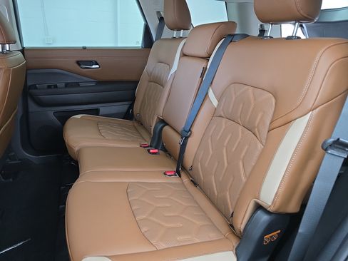 New 2026 Nissan Pathfinder Platinum image 15