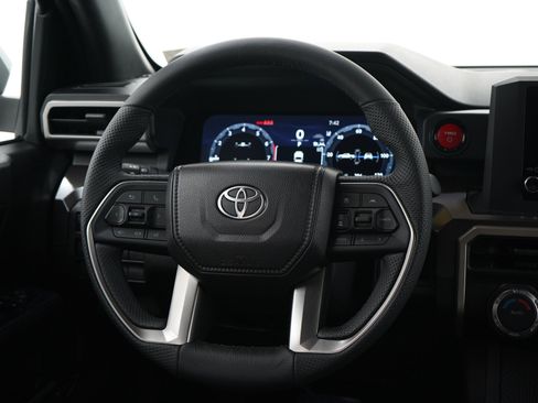 Used 2026 Toyota Tacoma TRD Off-Road AWD/4WD image 19