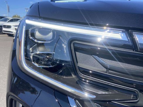 New 2026 Volkswagen Atlas Cross Sport SE image 4