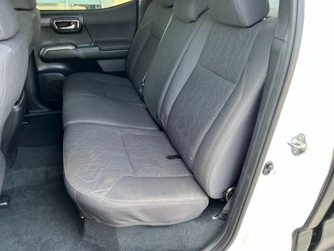 Used 2017 Toyota Tacoma TRD Sport w/ Tow Package image 32